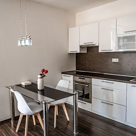 Bright And Cozy In Vienna Gate * Bratislava