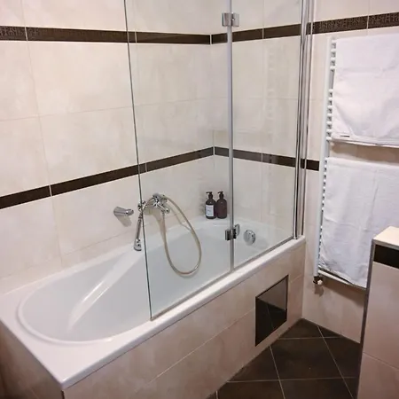 Vienna Gate Near Train Station And Free Parking Appartement *